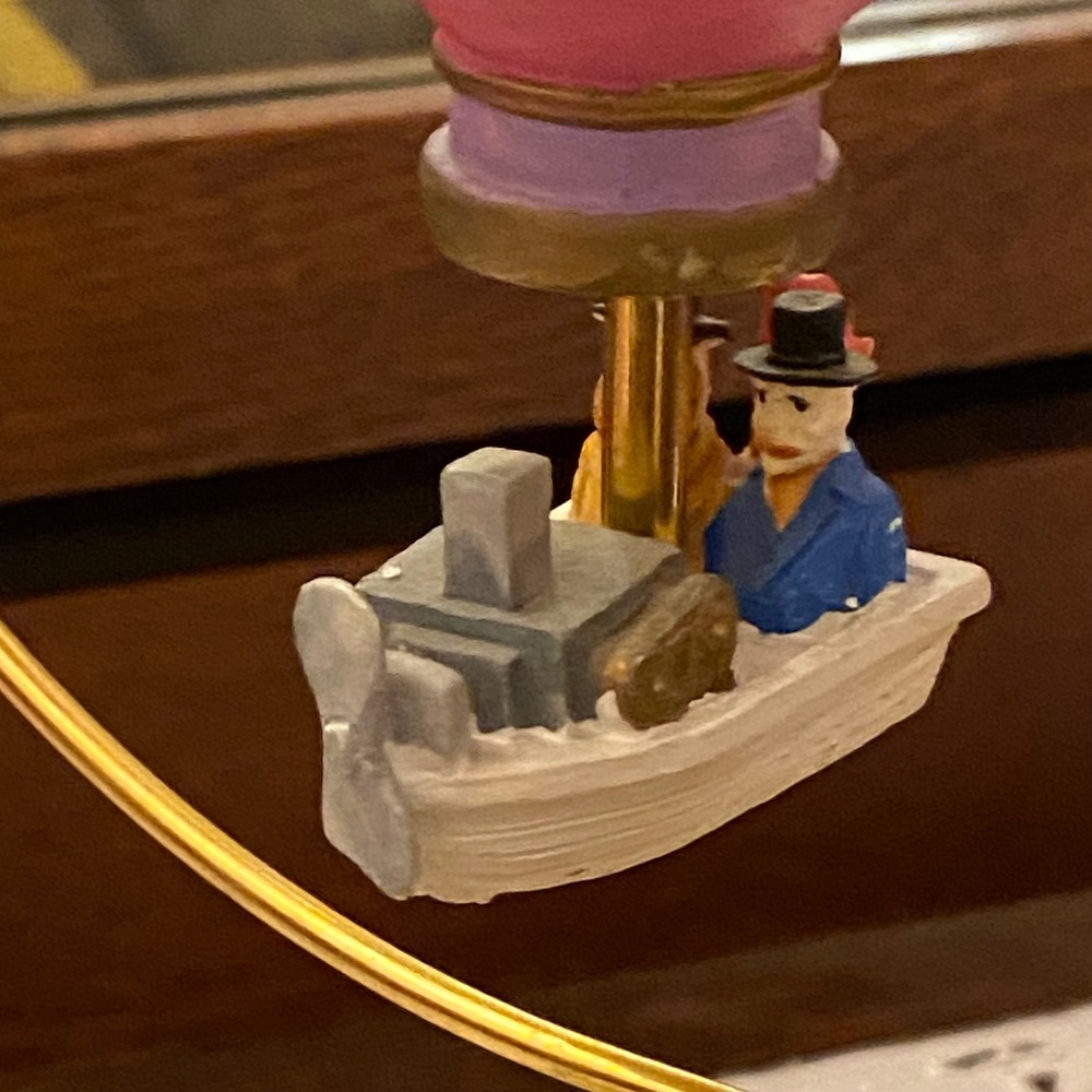 12" Glama "Fulton Boat Works" Music Box Rotating Hot Air Balloon Resin Diorama - Picture 10 of 11